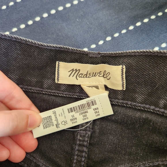 Madewell The Momjean Short Short Black Wash Denim Jean NWT Size 25 - Picture 3 of 6